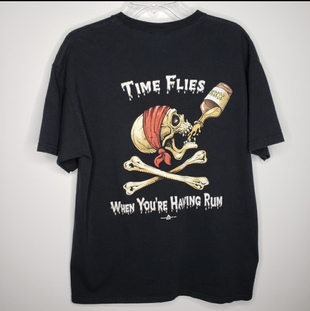 Gildan Pyrates Plunder graphic t-shirt size L